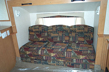 Hilo tilt-out couch